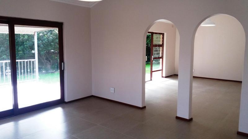 To Let 4 Bedroom Property for Rent in Sonstraal Western Cape